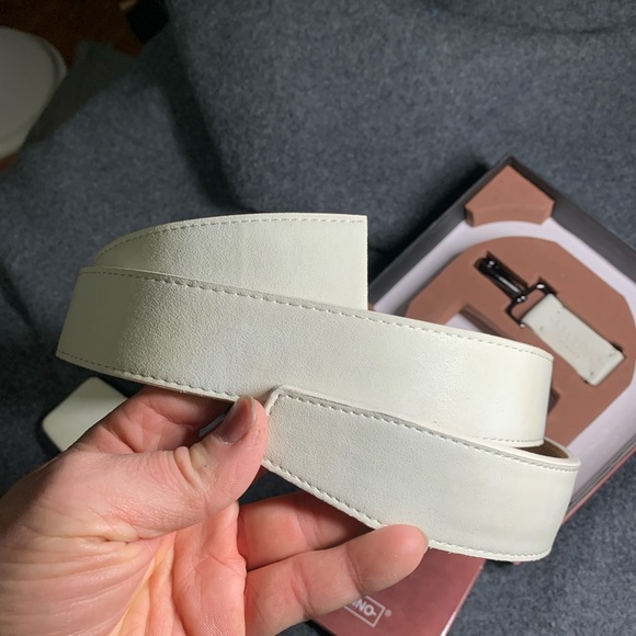 Marino Avenue White Nubuck suede adjustable belt $38 - Picture 4 of 9